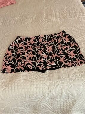 Jones New York Black Skort with Pink Leaf Print
